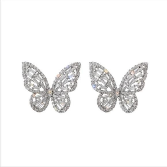 NEW 18K WHITE GOLD DIAMOND BUTTERFLY EARRINGS - Picture 7 of 7